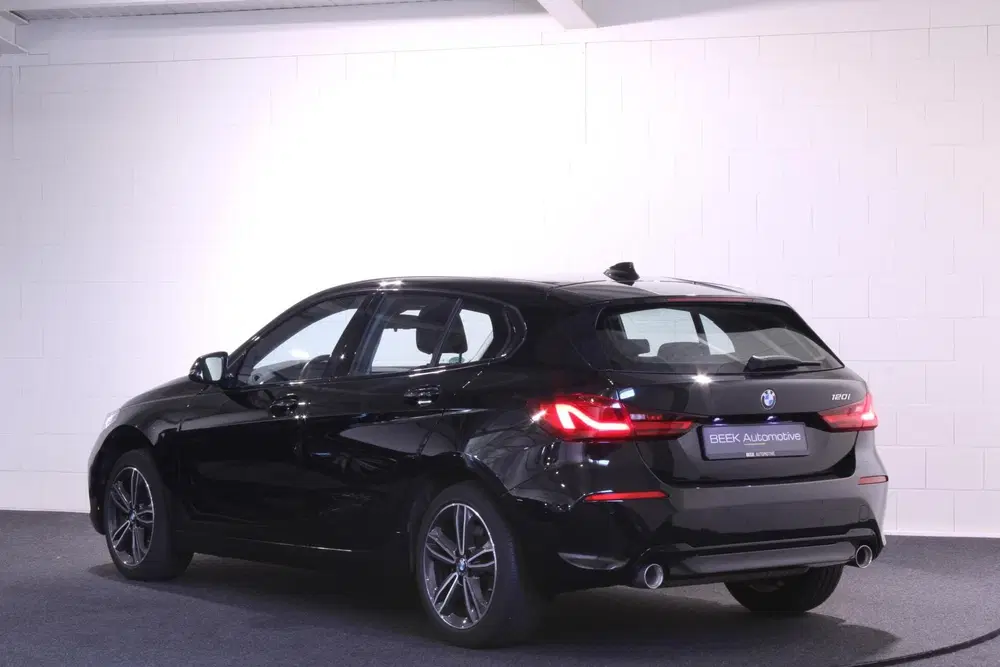 BMW 1-serie 120i Sport Line uit 2021, foto 7