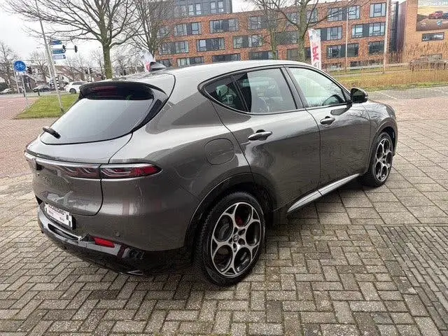 Alfa Romeo Tonale 1.5T Hybrid Veloce | Navi | Camera | Cruis uit 2024, foto 4