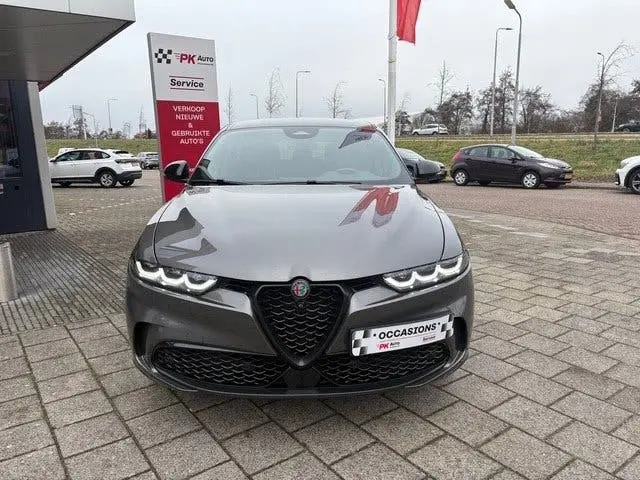 Alfa Romeo Tonale 1.5T Hybrid Veloce | Navi | Camera | Cruis uit 2024, foto 6