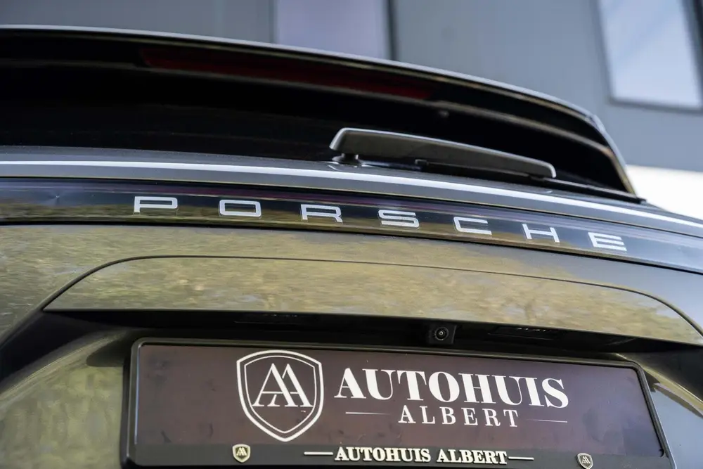 Porsche Cayenne Turbo S E-Hybrid Ceramic Burmester Pano 22' uit 2019, foto 12