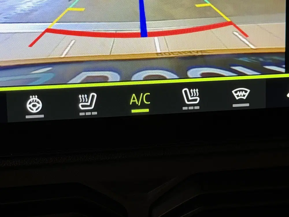 Dacia Bigster Hybrid 155 Journey uit 2025, foto 13
