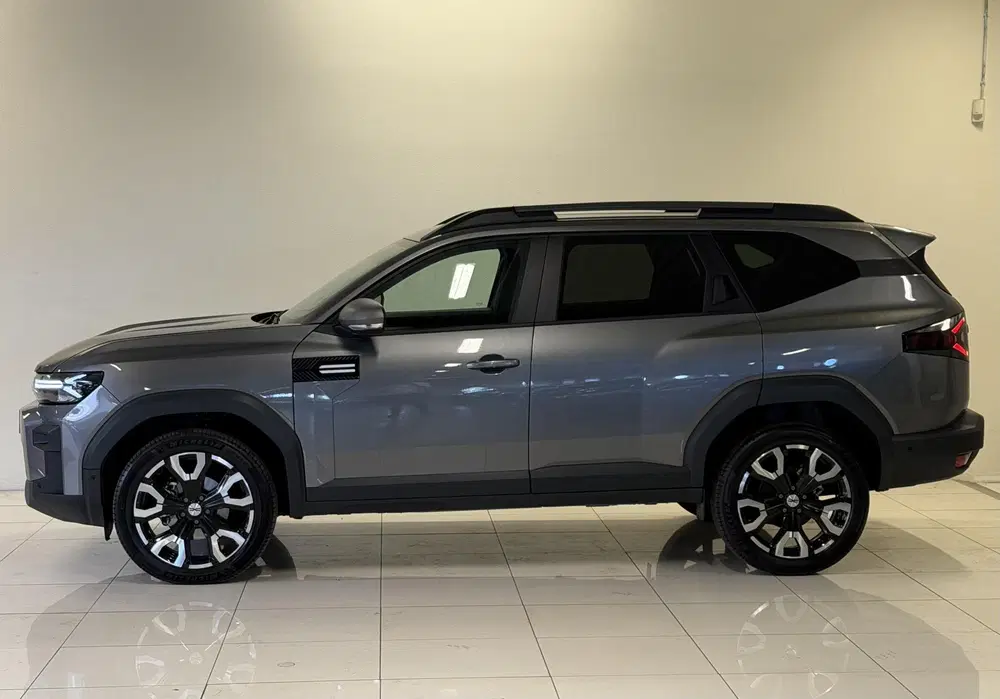 Dacia Bigster Hybrid 155 Journey uit 2025, foto 15