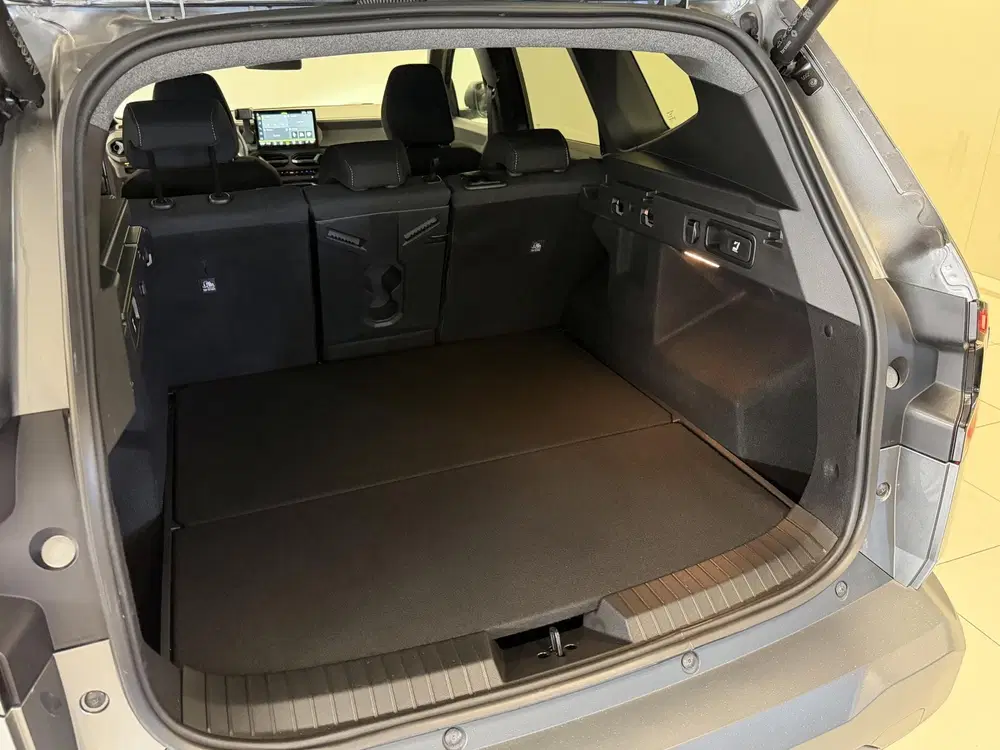 Dacia Bigster Hybrid 155 Journey uit 2025, foto 9