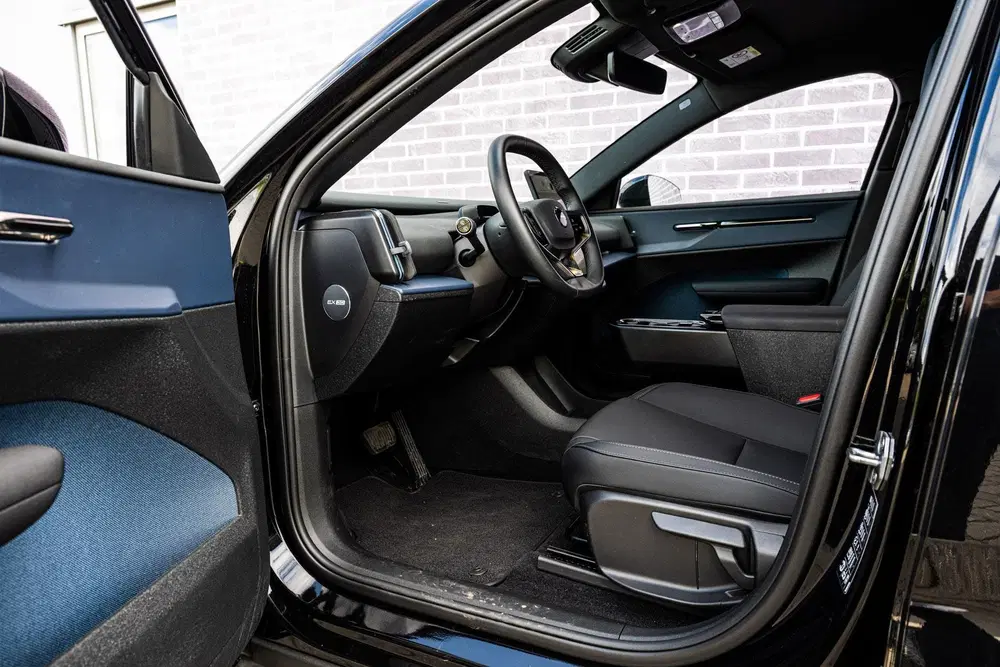 Volvo EX30 Twin Motor Performance Plus 69 kWh uit 2025, foto 16