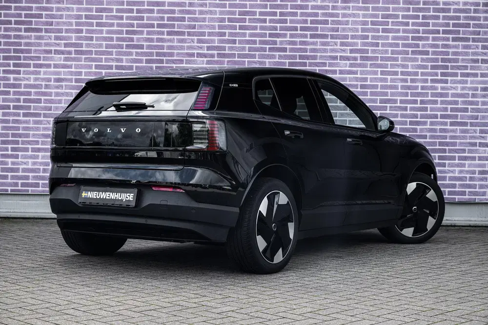 Volvo EX30 Twin Motor Performance Plus 69 kWh uit 2025, foto 2