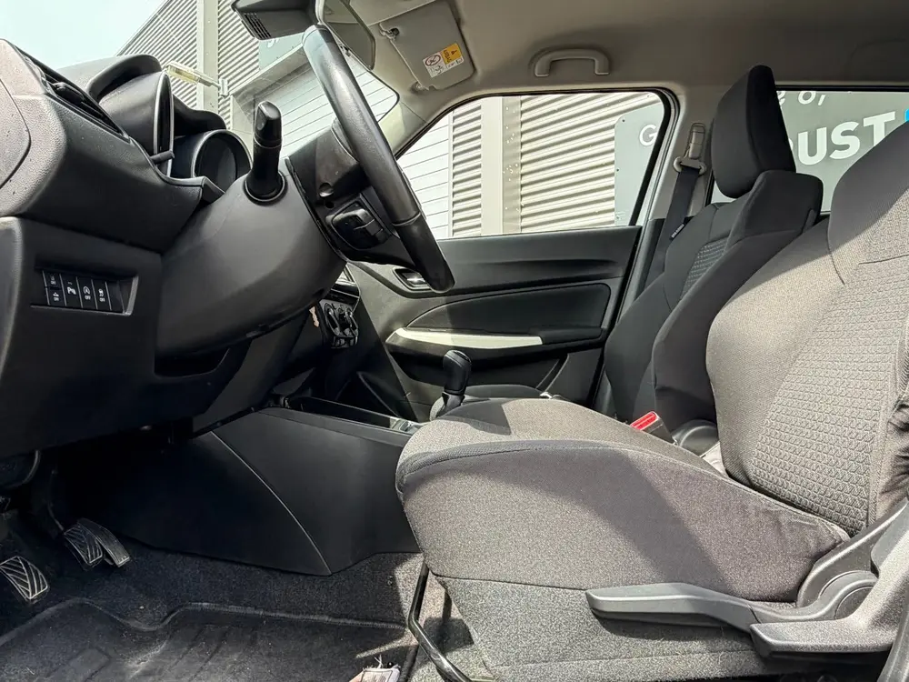 Suzuki Swift 1.2 Style Smart Hybrid 83PK Navi uit 2021, foto 12