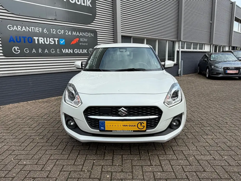 Suzuki Swift 1.2 Style Smart Hybrid 83PK Navi uit 2021, foto 2