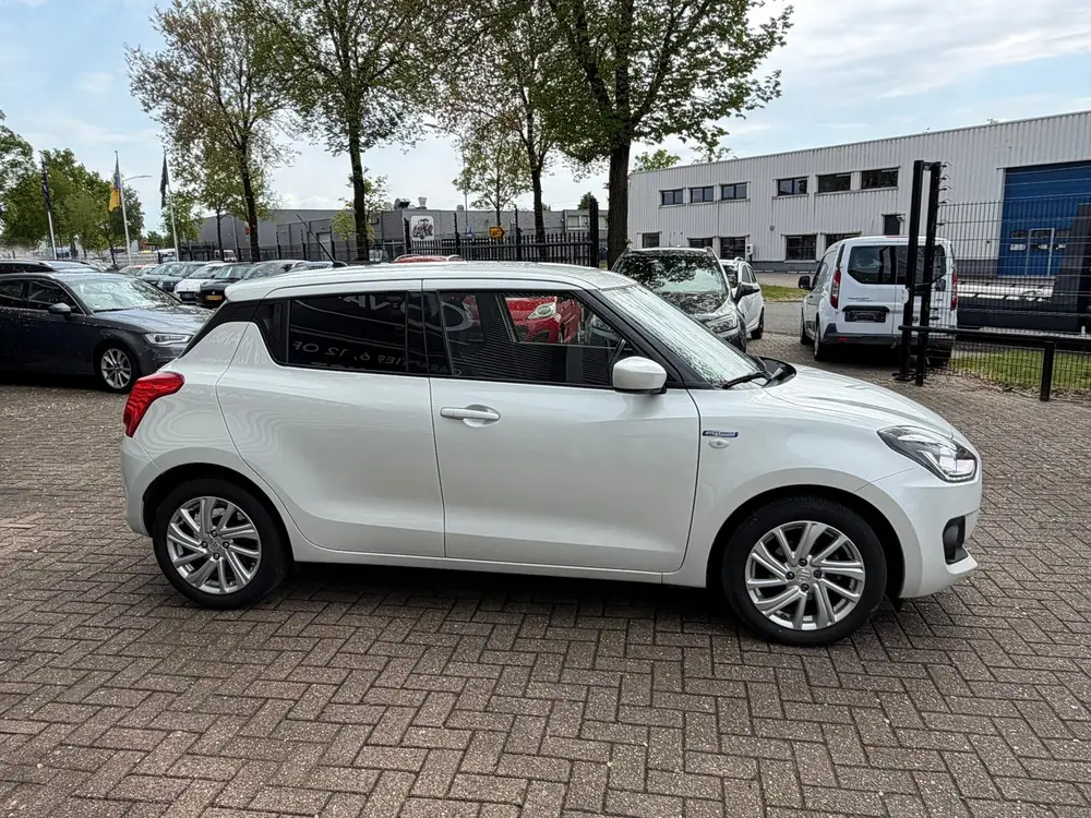 Suzuki Swift 1.2 Style Smart Hybrid 83PK Navi uit 2021, foto 7