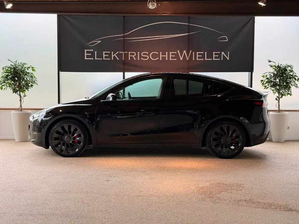 Tesla Model Y Performance uit 2022, foto 4
