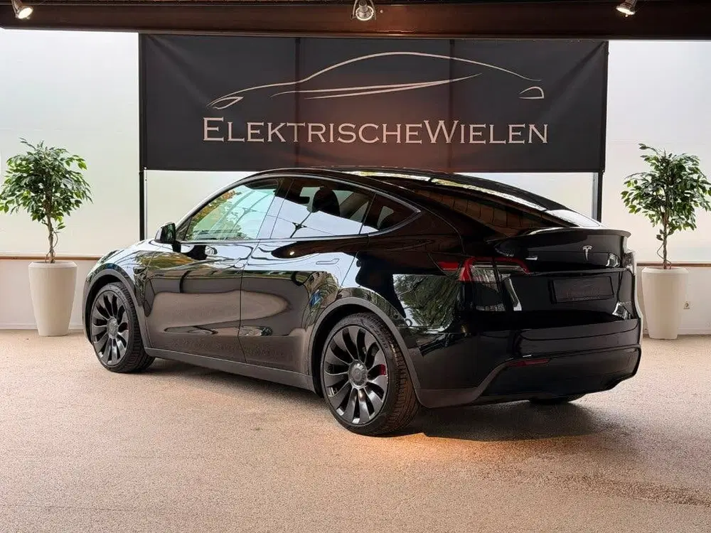 Tesla Model Y Performance uit 2022, foto 5