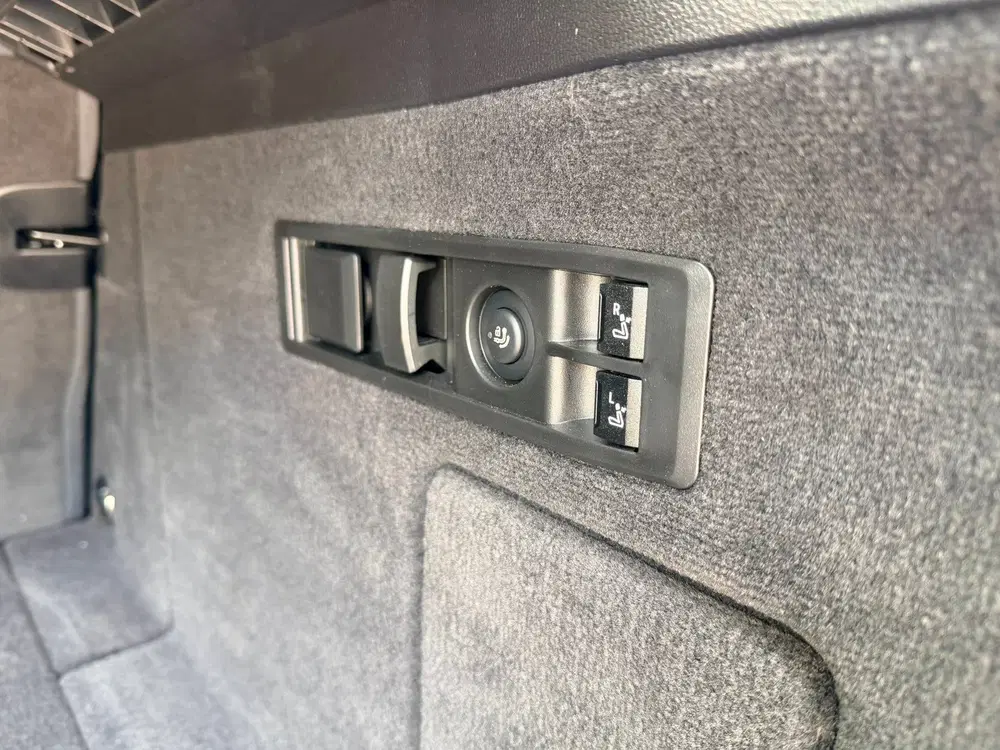BMW iX XDrive50 uit 2023, foto 16