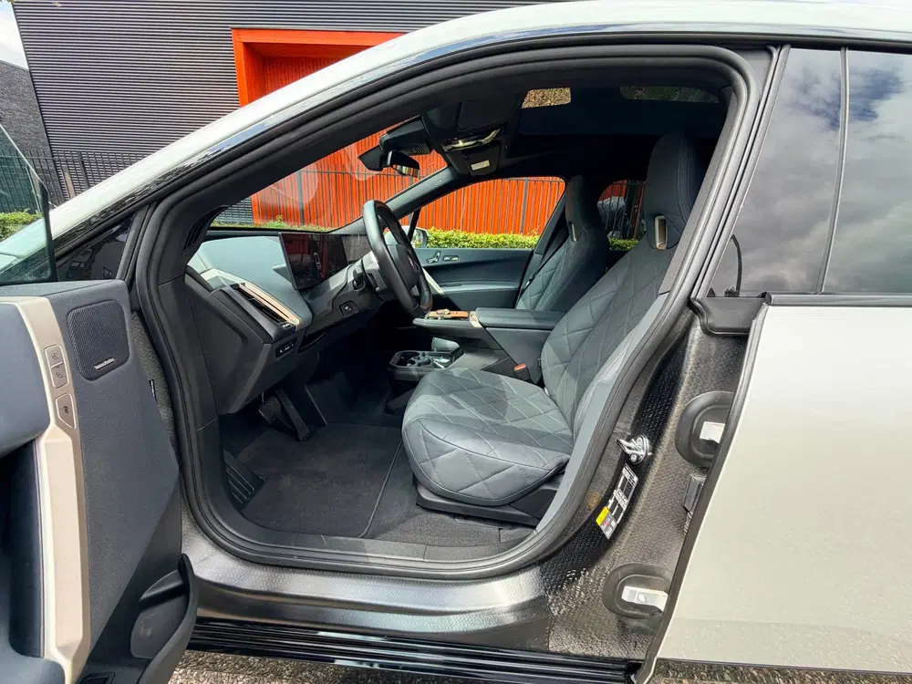 BMW iX XDrive50 uit 2023, foto 9