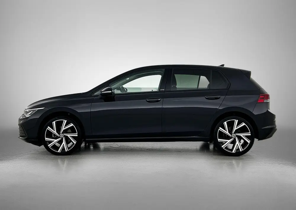 Volkswagen Golf 1.5 eTSI R-Line Business 150 PK | Automaat | uit 2021, foto 2