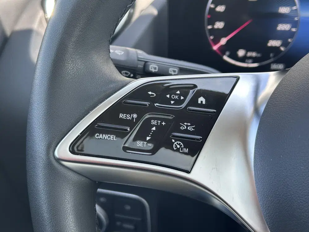 Mercedes-Benz B-Klasse 250 e Luxury Line uit 2025, foto 11