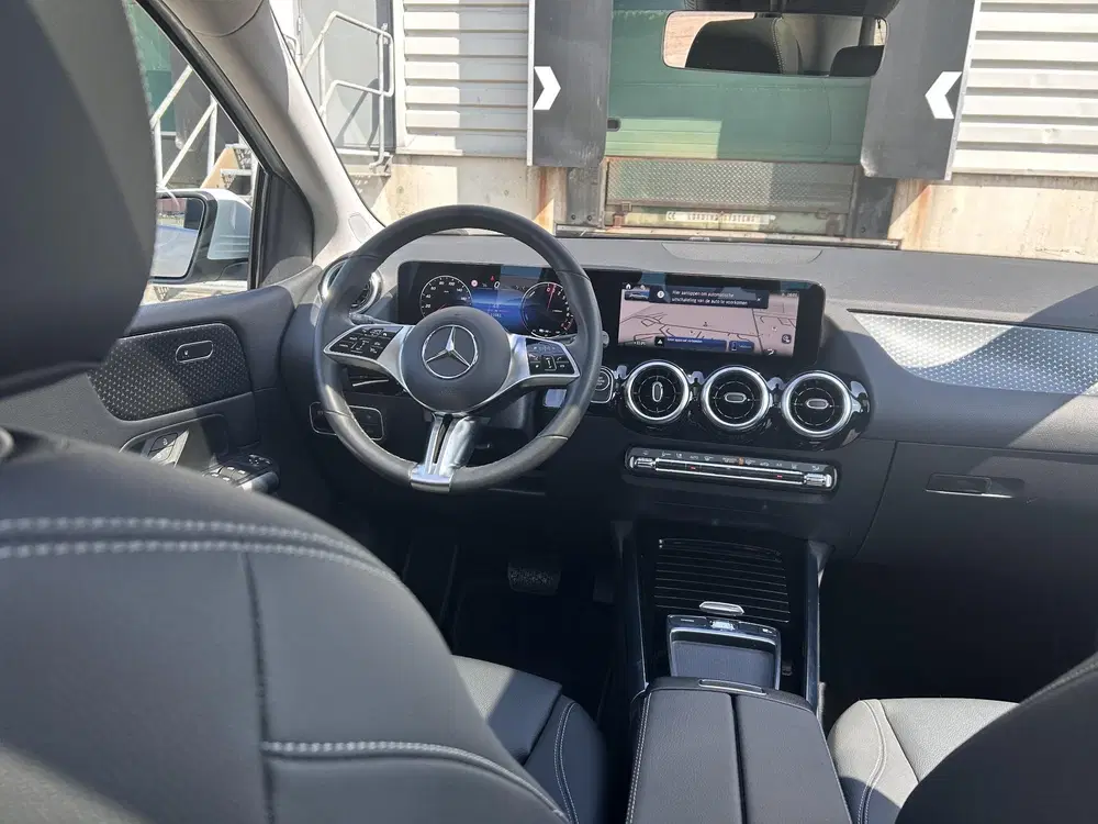 Mercedes-Benz B-Klasse 250 e Luxury Line uit 2025, foto 19
