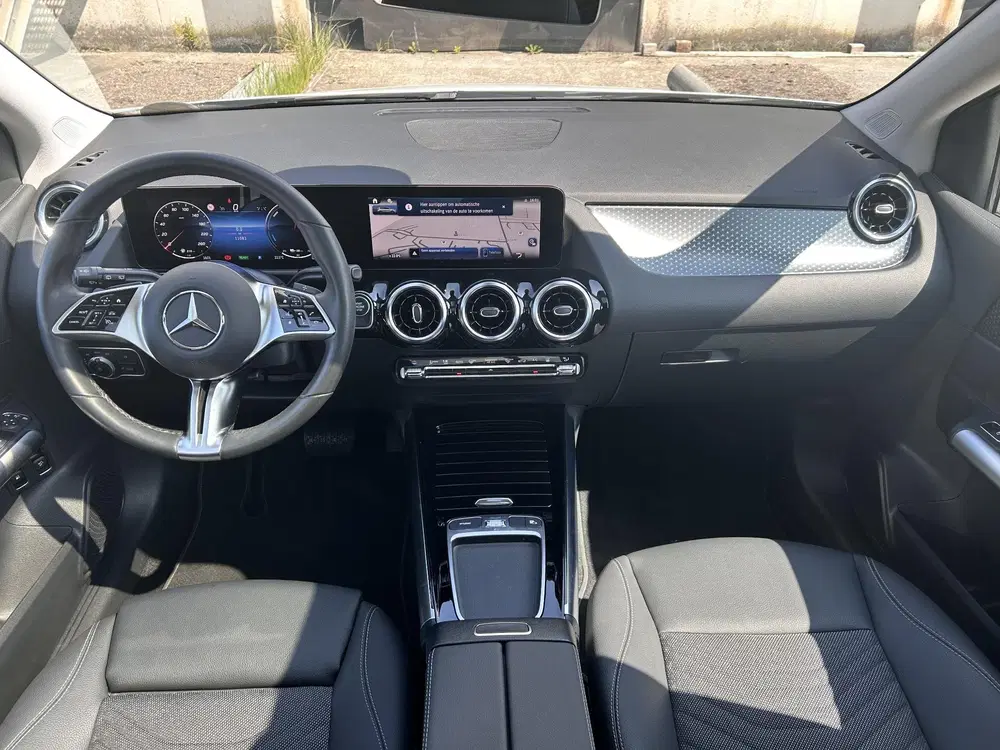 Mercedes-Benz B-Klasse 250 e Luxury Line uit 2025, foto 5