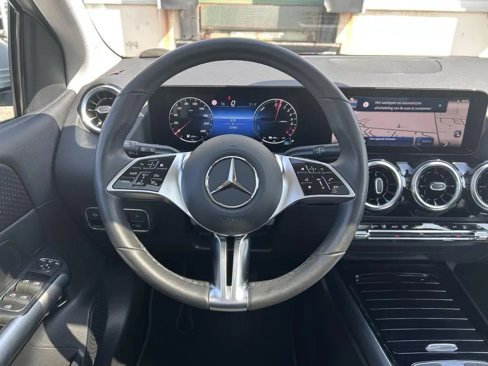 Mercedes-Benz B-Klasse 250 e Luxury Line uit 2025, foto 9