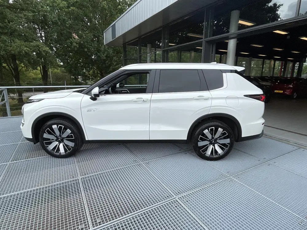 Mitsubishi Outlander 2.4 PHEV Intense+ uit 2026, foto 11