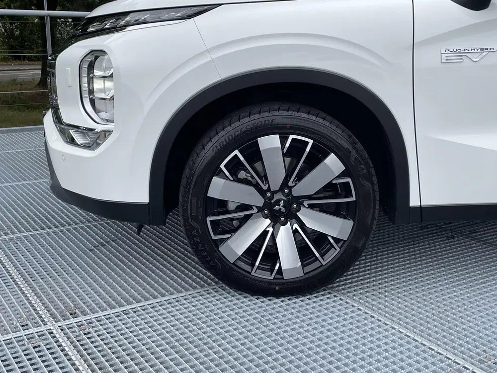 Mitsubishi Outlander 2.4 PHEV Intense+ uit 2026, foto 3