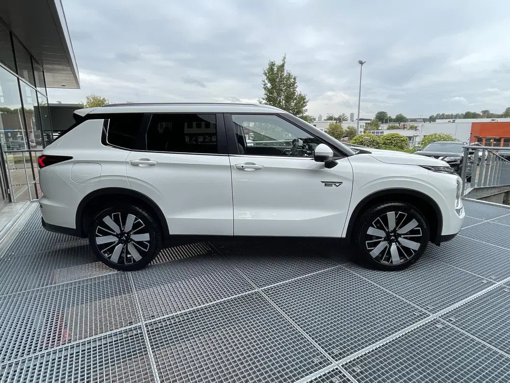 Mitsubishi Outlander 2.4 PHEV Intense+ uit 2026, foto 7