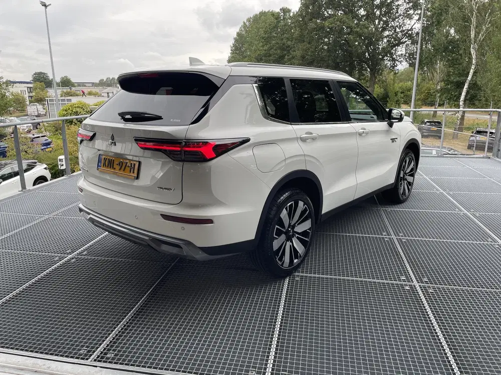 Mitsubishi Outlander 2.4 PHEV Intense+ uit 2026, foto 8