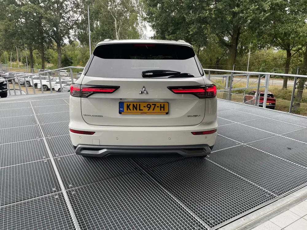 Mitsubishi Outlander 2.4 PHEV Intense+ uit 2026, foto 9