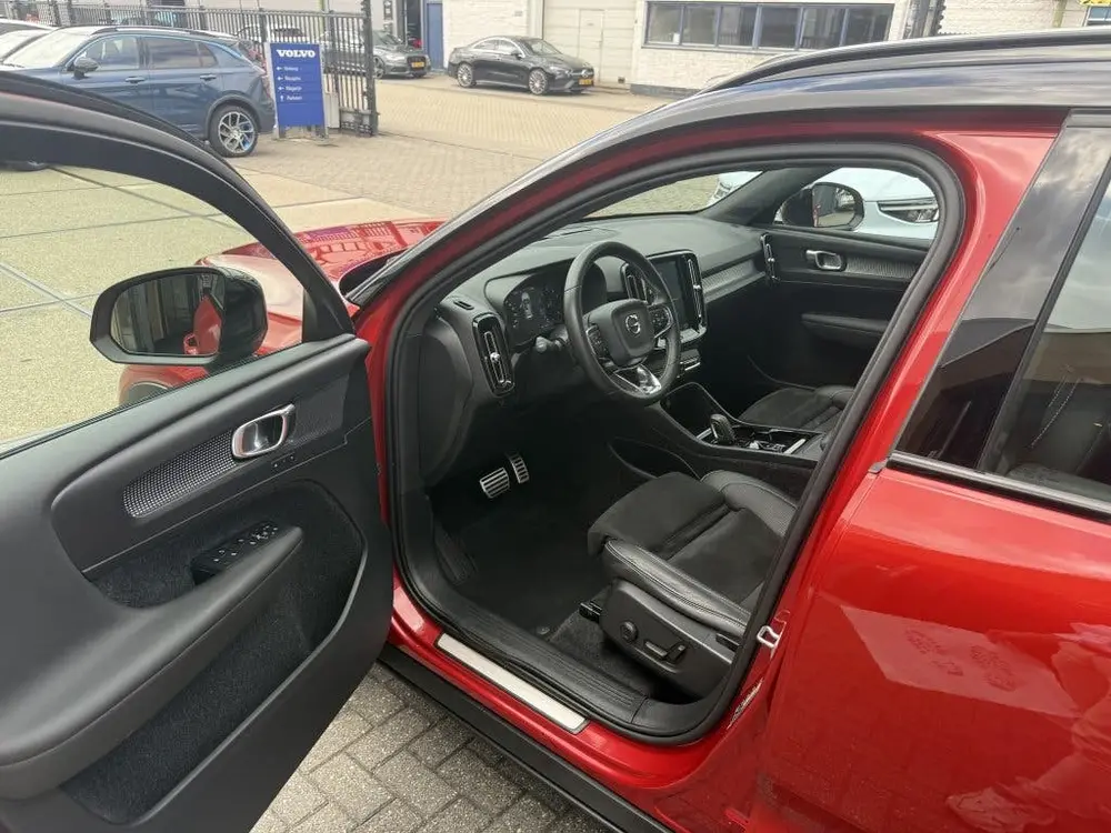 Volvo XC40 T5 AWD R-Design uit 2019, foto 9
