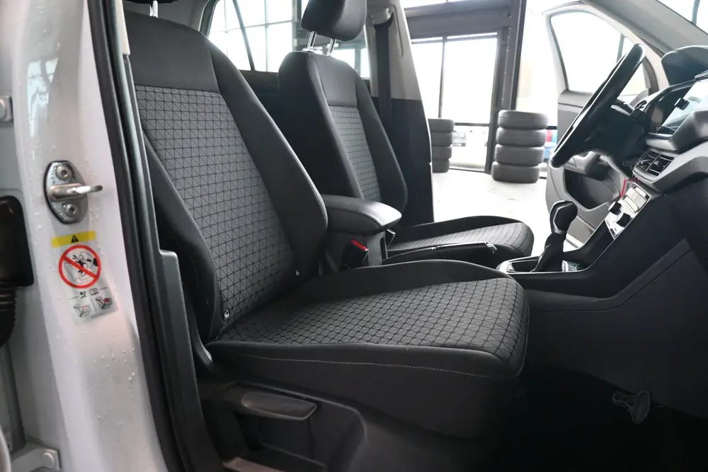 Volkswagen T-Cross 1.0 TSI Life Clima Cruise Control Navigat uit 2020, foto 19