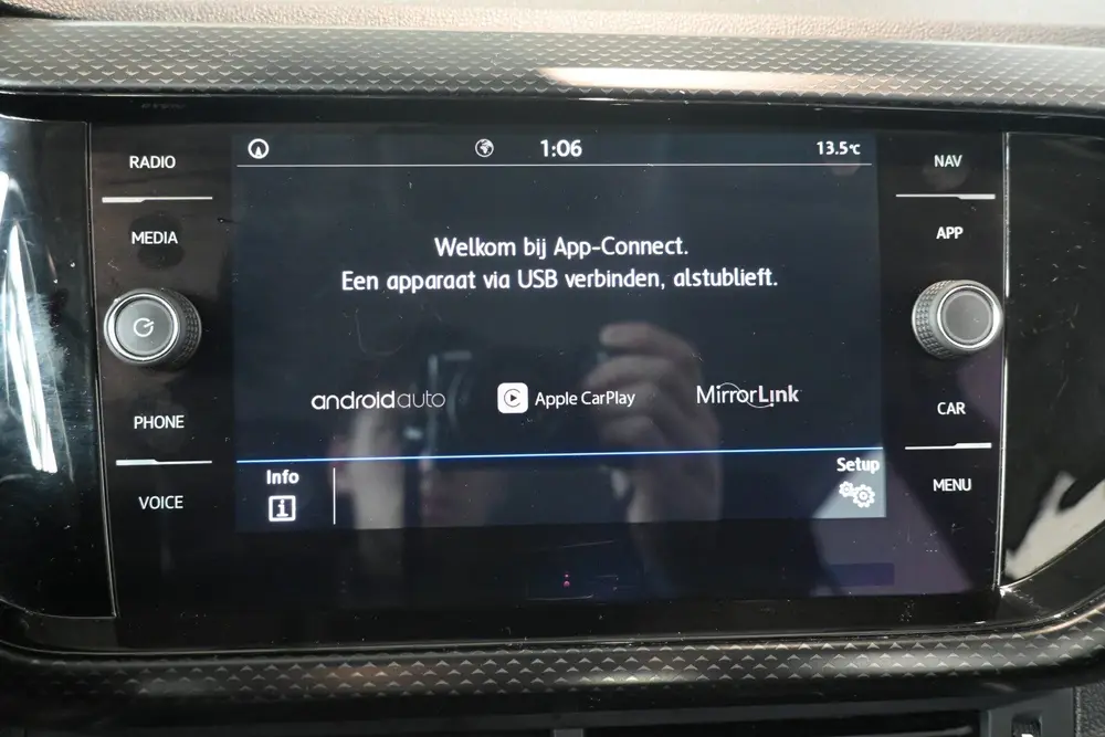 Volkswagen T-Cross 1.0 TSI Life Clima Cruise Control Navigat uit 2020, foto 9