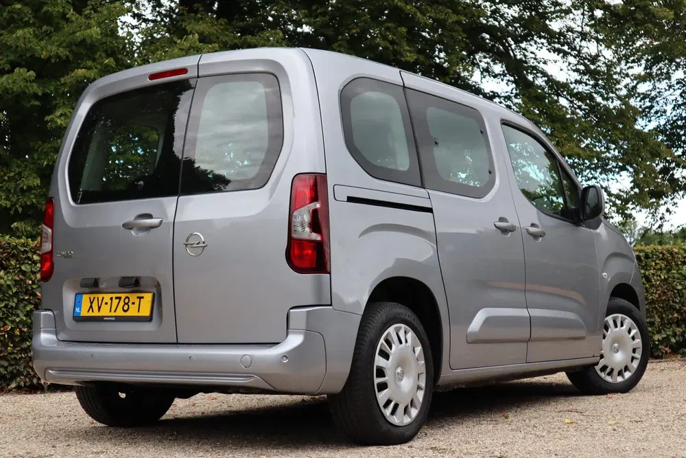 Opel Combo 1.2 Turbo L1H1 Edition uit 2019, foto 2