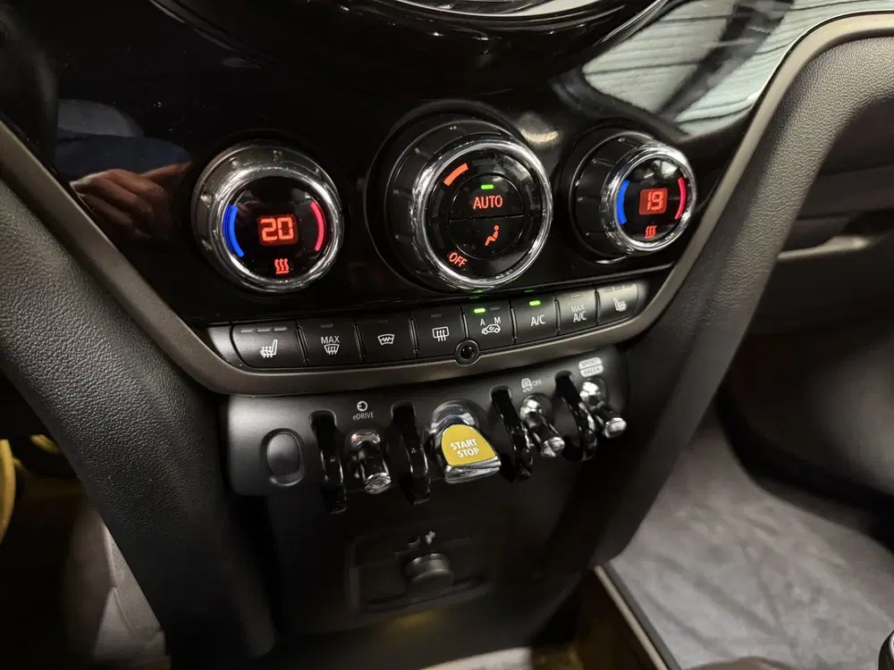Mini Countryman 2.0 Cooper SE ALL4 Camera uit 2022, foto 13