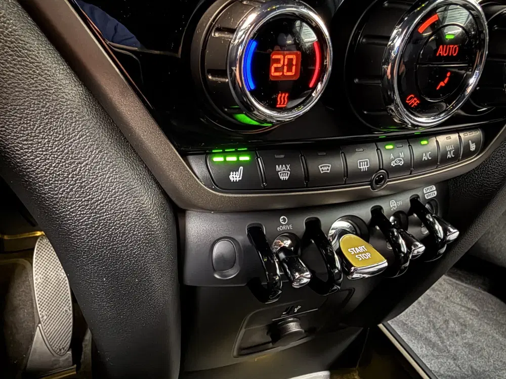 Mini Countryman 2.0 Cooper SE ALL4 Camera uit 2022, foto 14