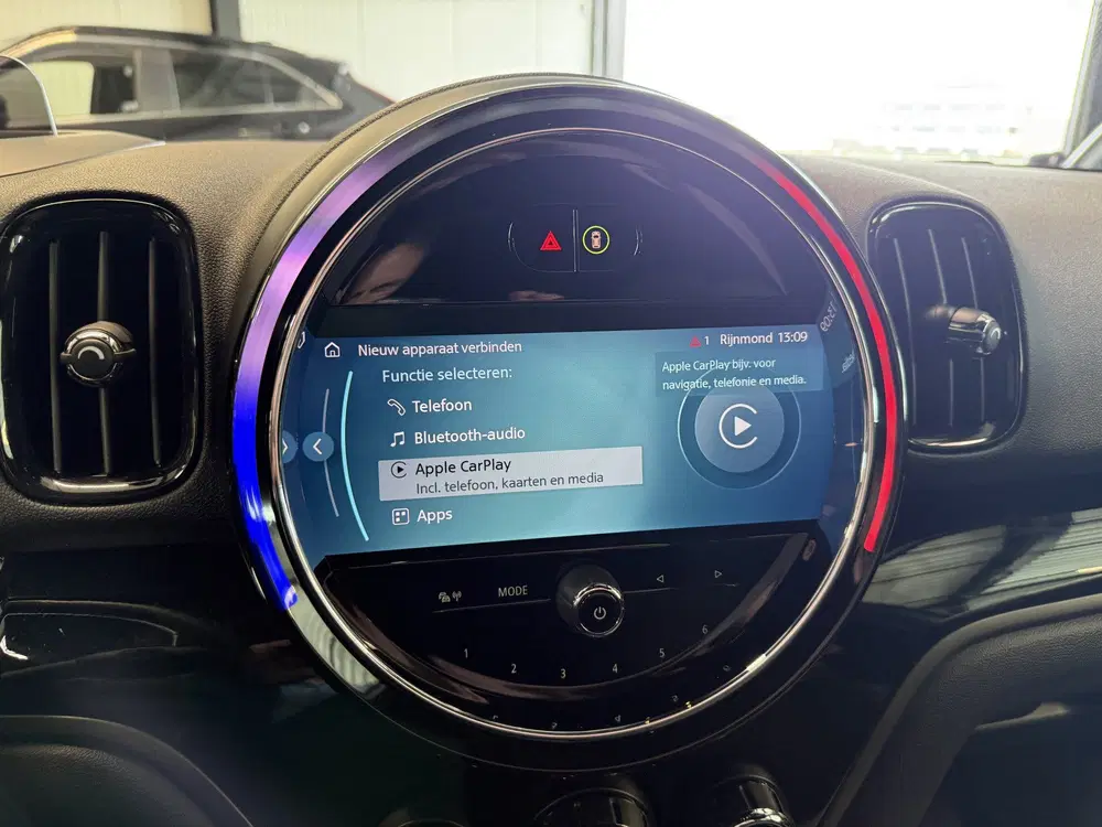 Mini Countryman 2.0 Cooper SE ALL4 Camera uit 2022, foto 16