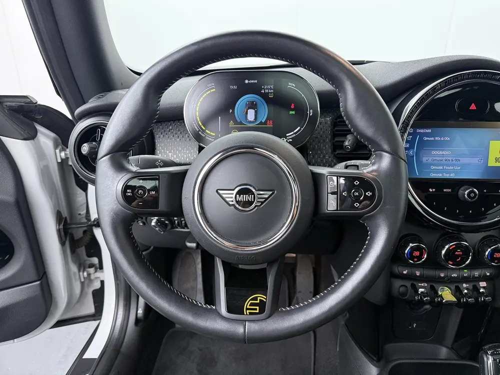Mini Electric MINI Yours uit 2021, foto 2