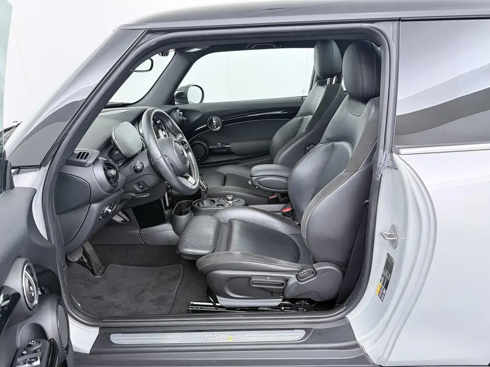 Mini Electric MINI Yours uit 2021, foto 4