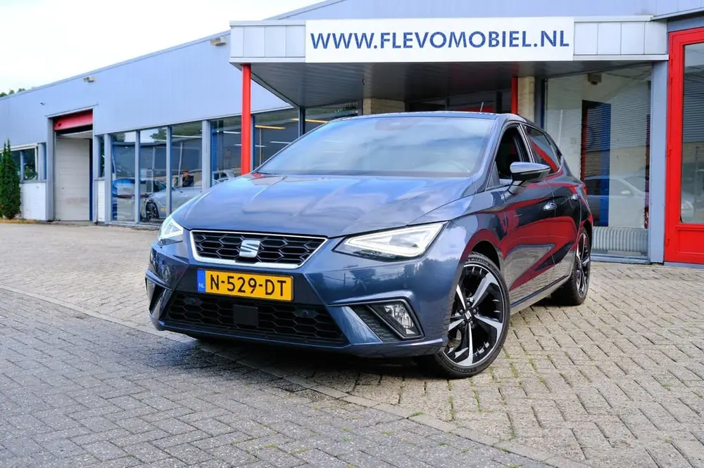 SEAT Ibiza 1.0 EcoTSI FR Plus Pano|Navi|Leder-Alcantara|Cam| uit 2021