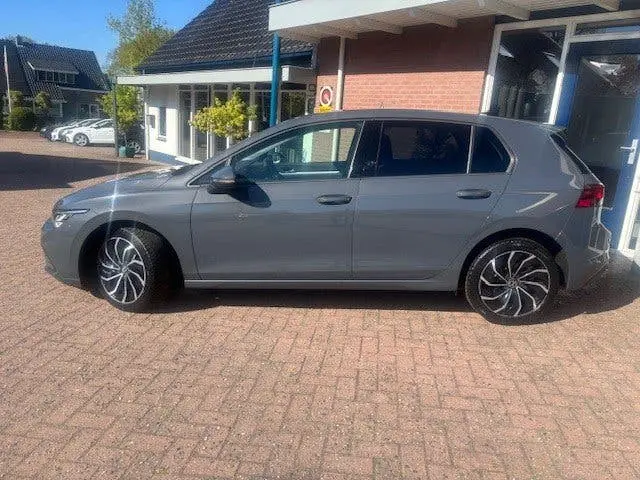 Volkswagen Golf 1.0 TSI Life Business (bj 2024) uit 2024, foto 5