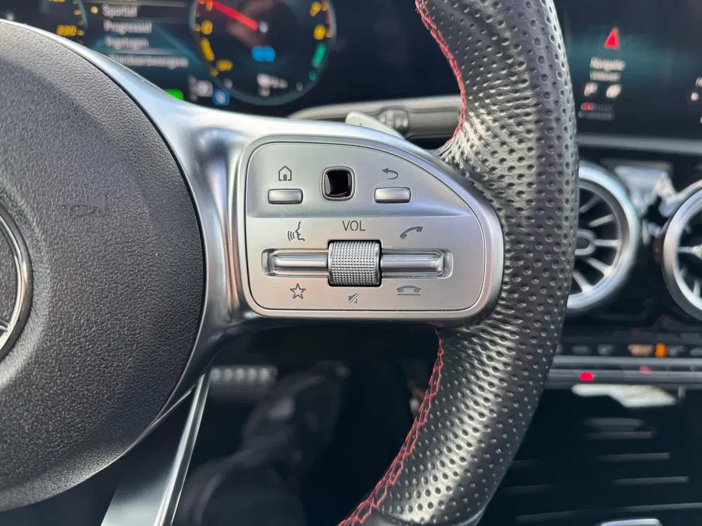 Mercedes-Benz CLA 250 e AMG Panorama L uit 2022, foto 14