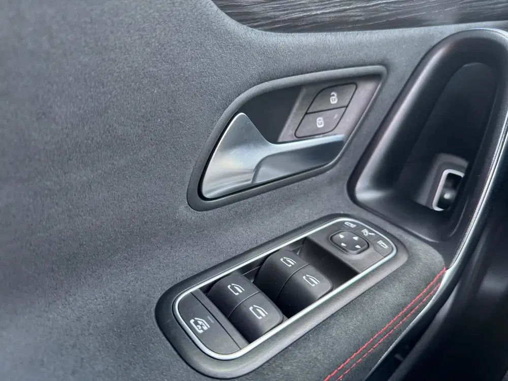 Mercedes-Benz CLA 250 e AMG Panorama L uit 2022, foto 20