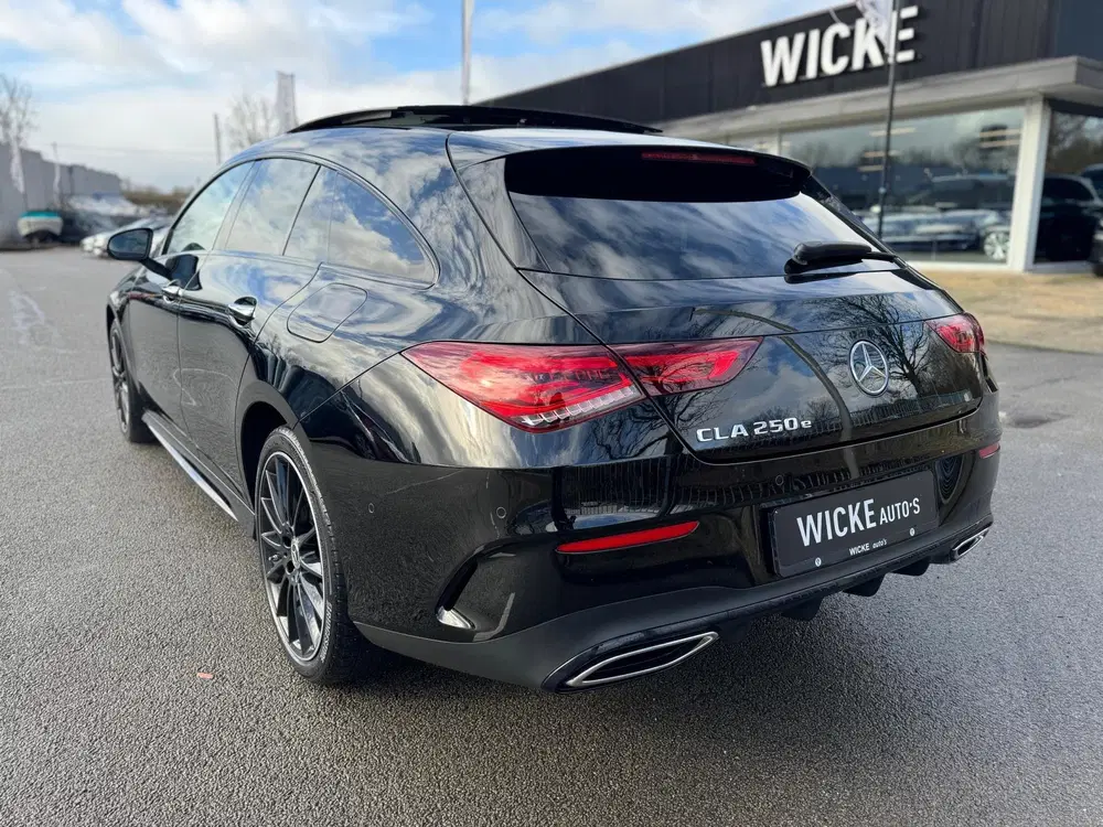 Mercedes-Benz CLA 250 e AMG Panorama L uit 2022, foto 3