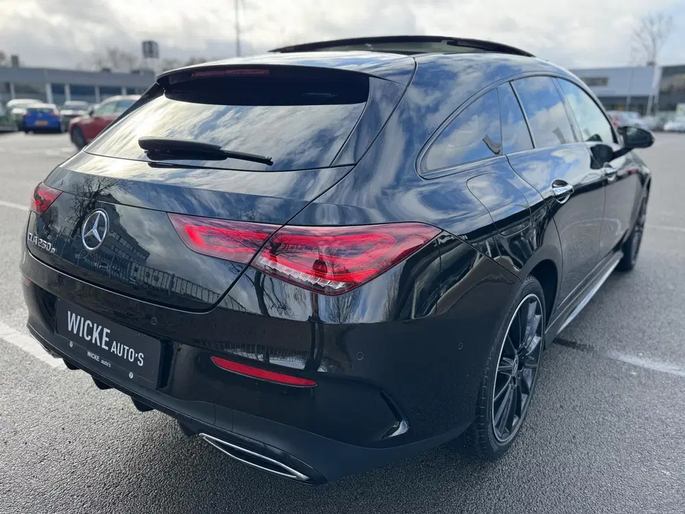 Mercedes-Benz CLA 250 e AMG Panorama L uit 2022, foto 5