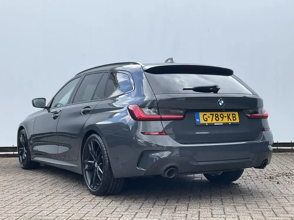 BMW 3-Serie 3 Serie Touring 330i M-Sport High Executive Edition Pano uit 2019, foto 2