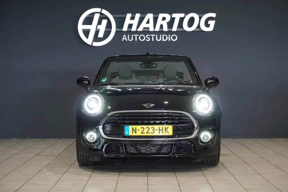 Mini Cabrio 1.5 Cooper Sidewalk Edition JCW + CAMERA uit 2021, foto 10