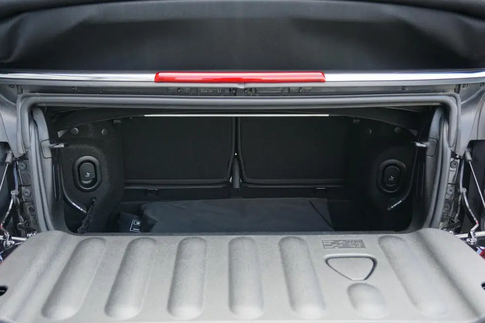Mini Cabrio 1.5 Cooper Sidewalk Edition JCW + CAMERA uit 2021, foto 12