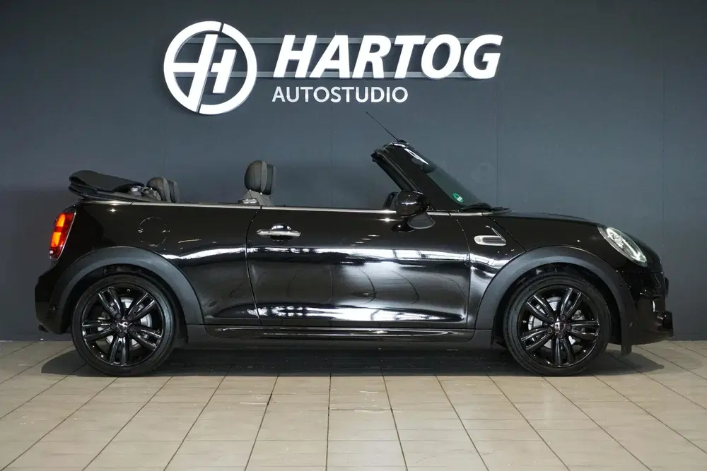 Mini Cabrio 1.5 Cooper Sidewalk Edition JCW + CAMERA uit 2021, foto 7