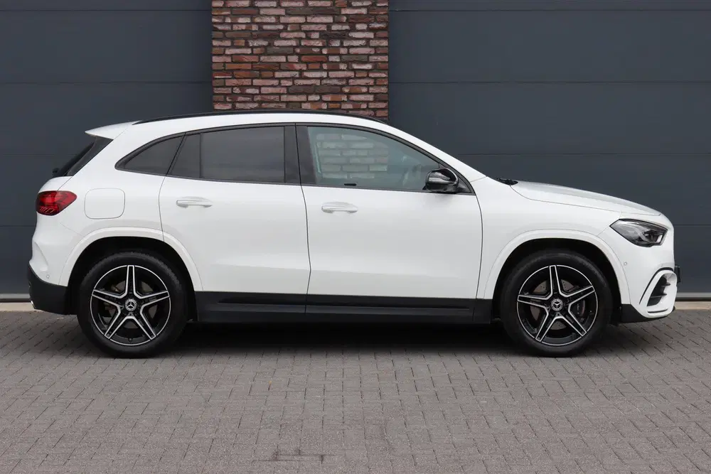 Mercedes-Benz GLA GLA 250 e Star Edition AMG Line uit 2024, foto 11
