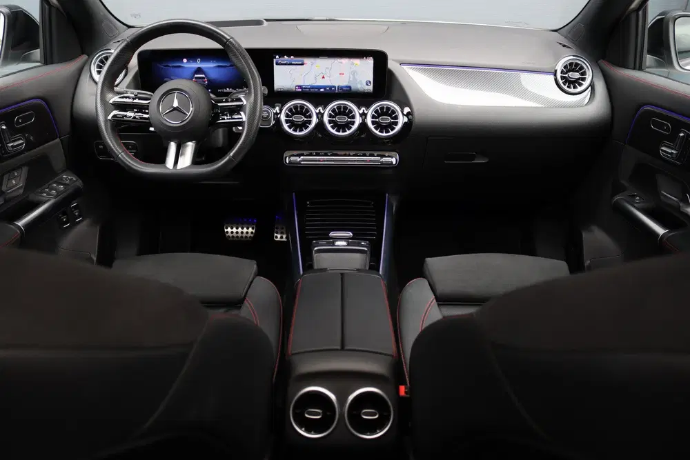 Mercedes-Benz GLA GLA 250 e Star Edition AMG Line uit 2024, foto 2