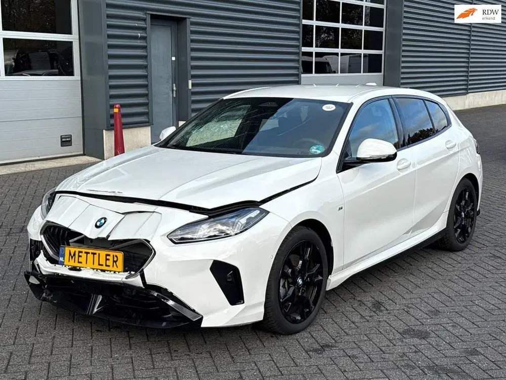 BMW 1-serie 120 uit 2025