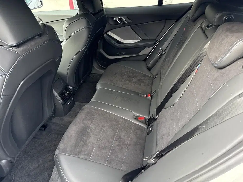 BMW 1-serie 120 uit 2025, foto 11