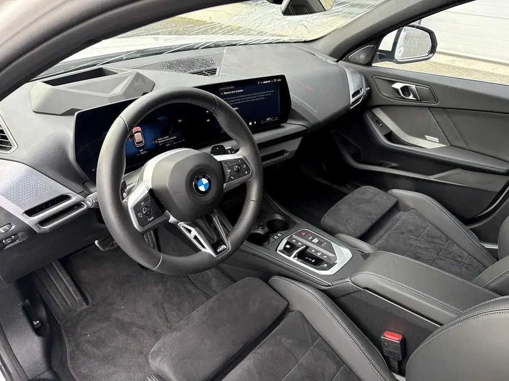 BMW 1-serie 120 uit 2025, foto 12